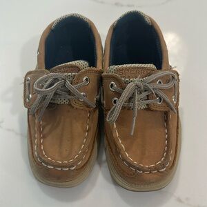 Boys size 8m sperry Velcro closure boys shoes in good used condition